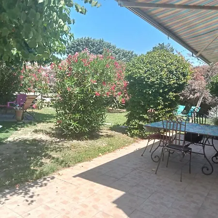 Villa Cosy En Provence à Maillane Extérieur photo